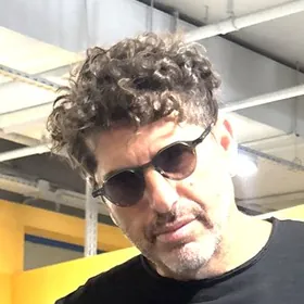 ירון, מנחה הסדנה